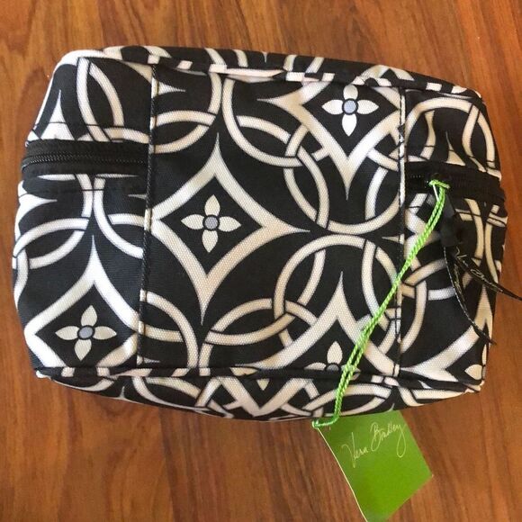 NWT Vera Bradley make up case cosmetic bag Black and white  - Picture 3 of 5